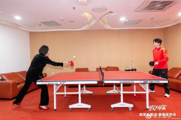 熊猫体育资讯：可口可乐发布会将国球冠军推离C位引争议百事可乐“乐坏了”(图3)