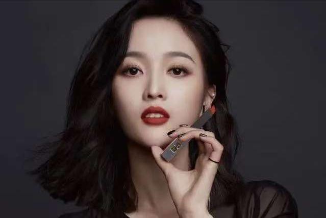 吴宣仪表演风格引争议！尺度大到男粉吹口哨网友：低俗！(图9)