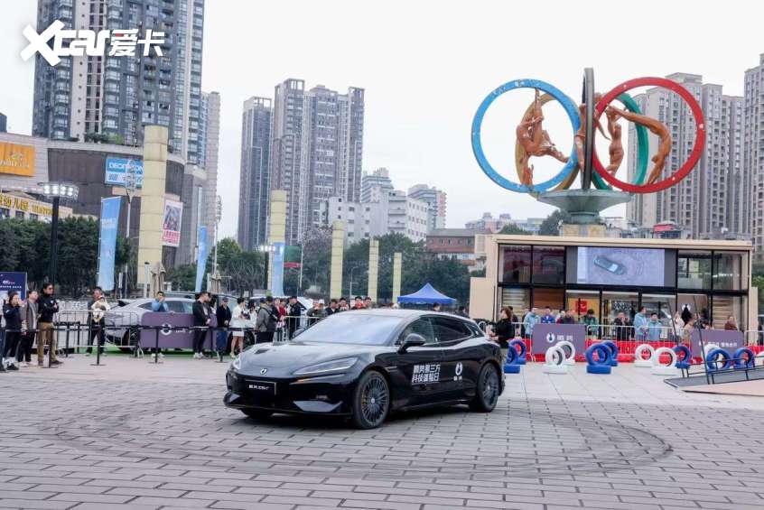 不挑司机不挑路！重庆市民实测易三方开车像涮火锅一样容易