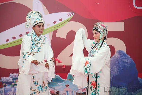 熊猫体育资讯：民航助推“最炫民族风”吹遍世界(图3)