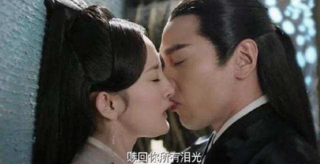 “搔首弄姿”还不害臊内娱为艺术献身的“流氓真相”该打破了(图11)