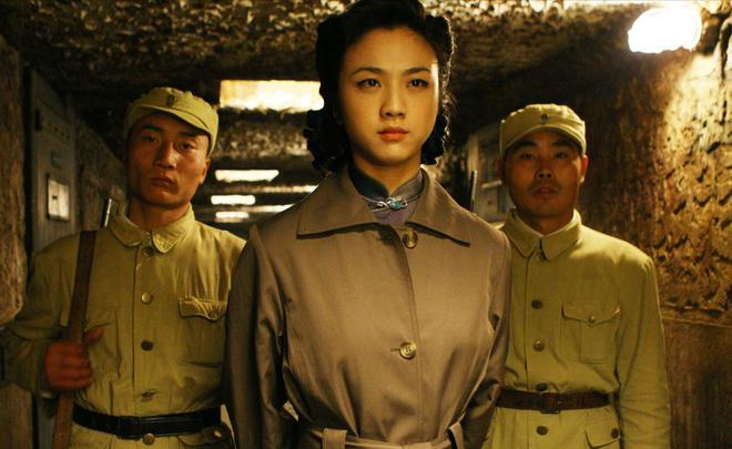 “搔首弄姿”还不害臊内娱为艺术献身的“流氓真相”该打破了(图16)