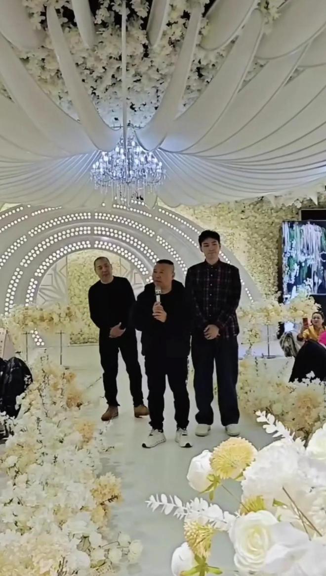 搞笑！王九龙回天津举办婚礼答谢宴被郭德纲抢风头朱琳鼻子奇怪(图4)