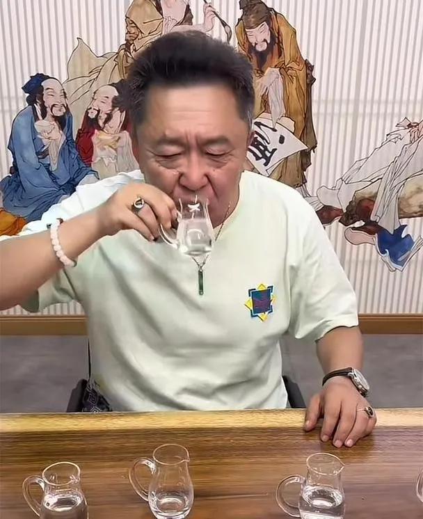 搞笑！王九龙回天津举办婚礼答谢宴被郭德纲抢风头朱琳鼻子奇怪(图7)