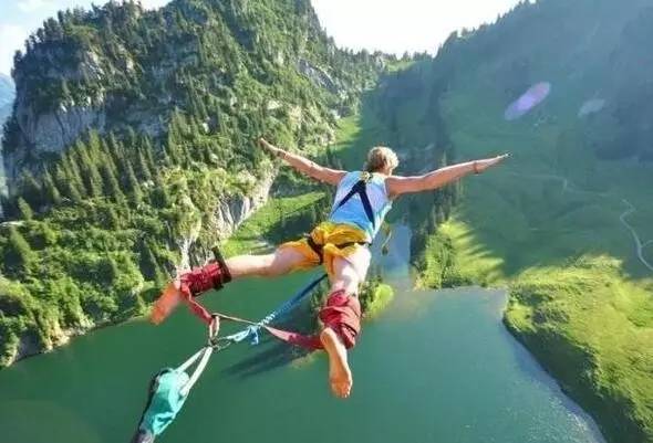 熊猫体育资讯：网友评选人生最酷的33个旅行体验你尝试过几个？(图18)