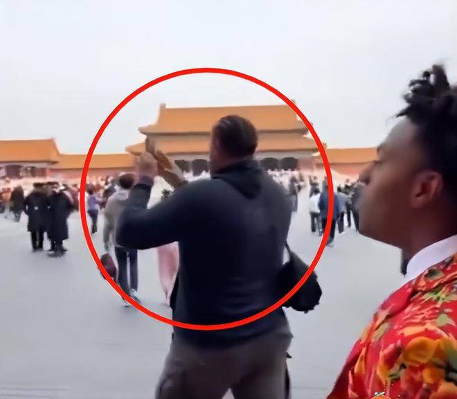 吃着中国饭诋毁中国文化700万网红遭央视打码人设彻底崩塌(图5)
