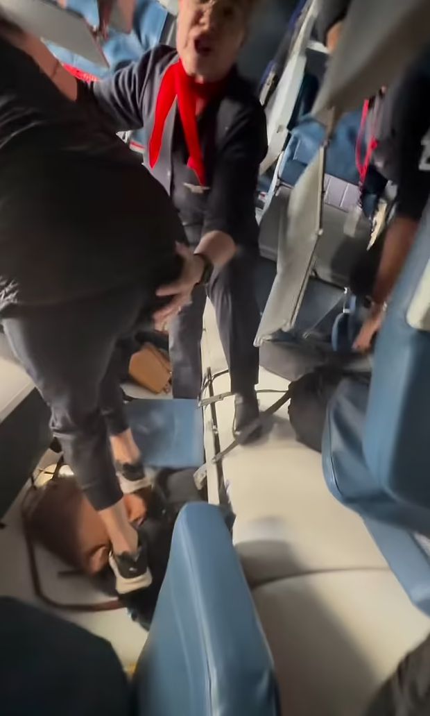 80人全部生还！达美航空坠毁新视频曝光(图3)