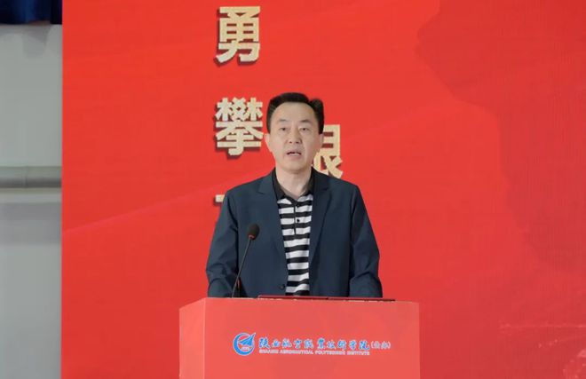 “航空文化进校园 航空报国精神进思政” 主题活动在陕航职院举行(图4)