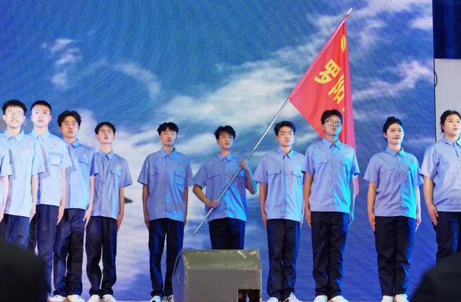 “航空文化进校园 航空报国精神进思政” 主题活动在陕航职院举行(图8)