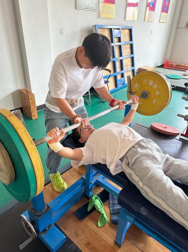 榜样崔哲：残奥冠军的破茧之路(图3)