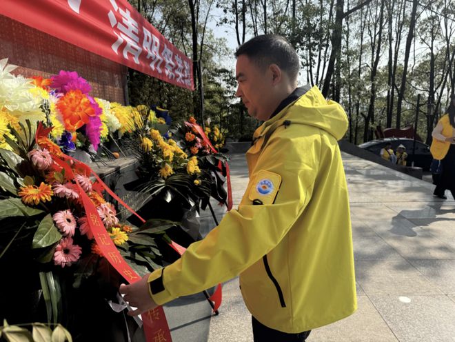 诗仙故里缅忠魂研学启智向未来 ——南部县东方学校中学部江油研学活动纪实(图2)