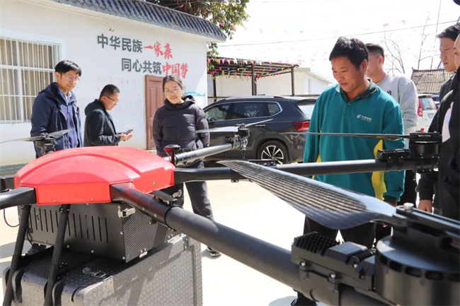 熊猫体育资讯：3公里5分钟 卓翼智能无人机打通怒江物流配送最后三公里(图2)