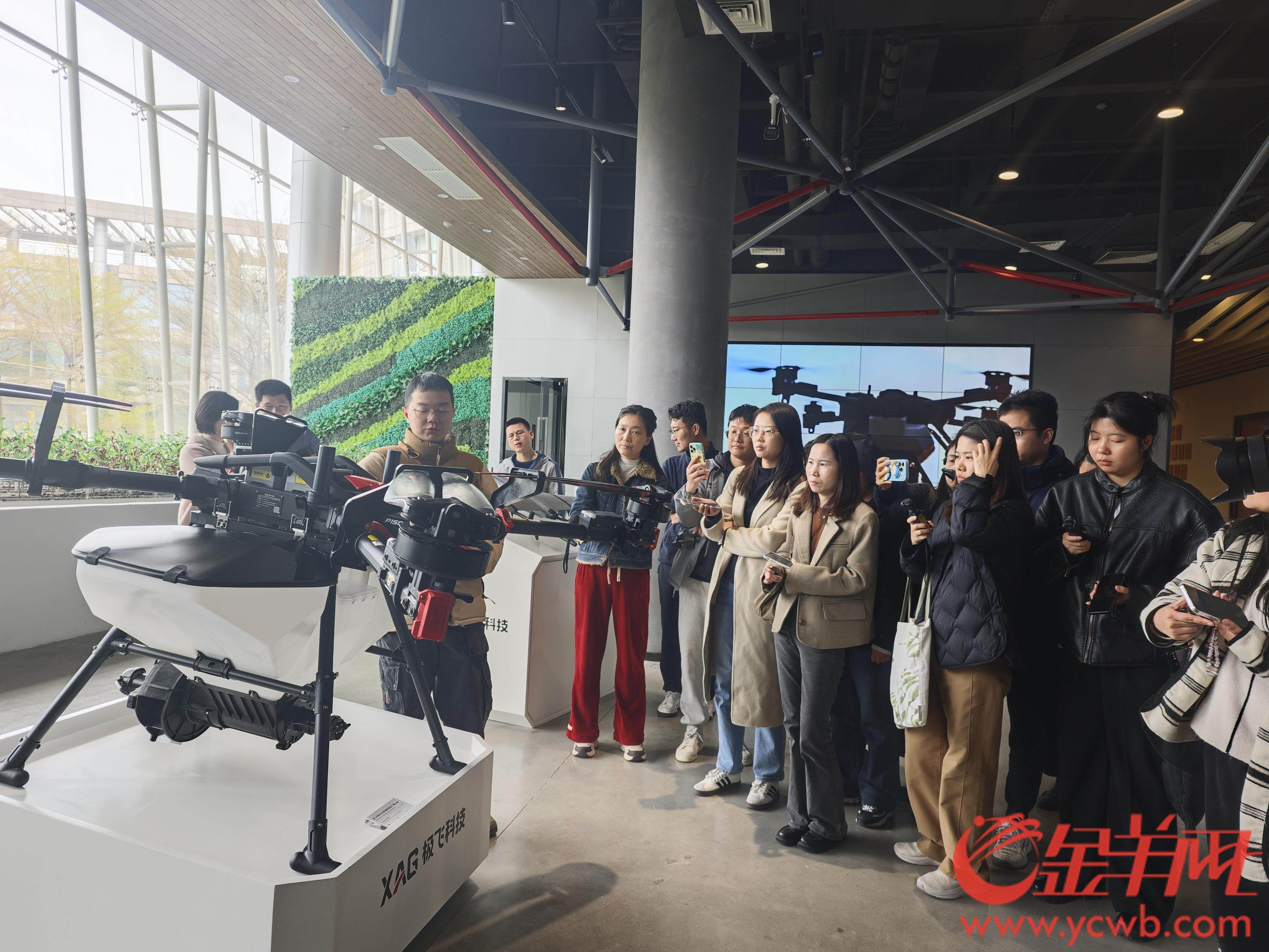 熊猫体育资讯：【视频】1次调研解锁N个广州低空飞行“黑科技”(图6)