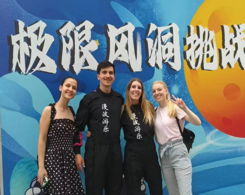 熊猫体育资讯：无锡大型户外风洞落户无锡融创茂 风洞飞行 全城大挑战 让你做“空中飞人”(图1)