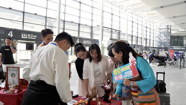“圣洁西藏、沪上启航”西藏文化旅游暨航线航班宣传推介活动圆满举行(图2)