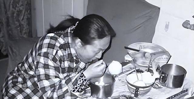 熊猫体育：她曾获9枚金牌却惨遭教练下药终身不育退役后沦为搓澡工(图15)