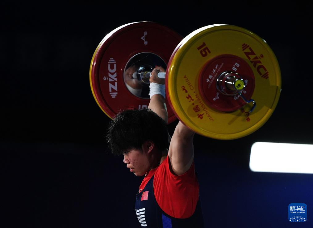 举重亚锦赛：李霜获女子64公斤级抓举、挺举、总成绩三项冠军(图4)