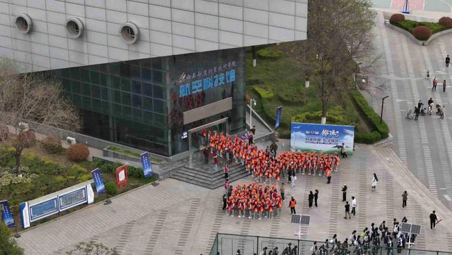 渭南华源旅行社组织“探索航空奥秘感受军事魅力”主题研学活动‌(图5)