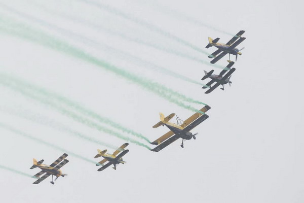 世界级“空中芭蕾”！13国飞行高手齐聚建德航空小镇(图1)