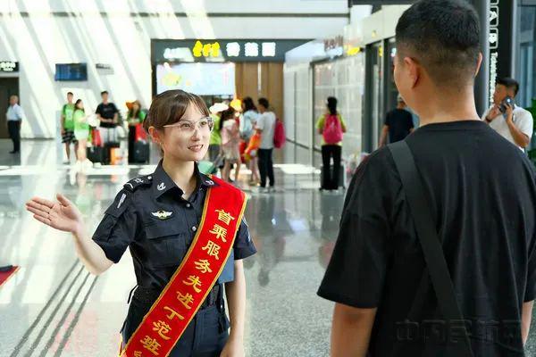 红色旅游传薪火千里圣地一日还(图4)