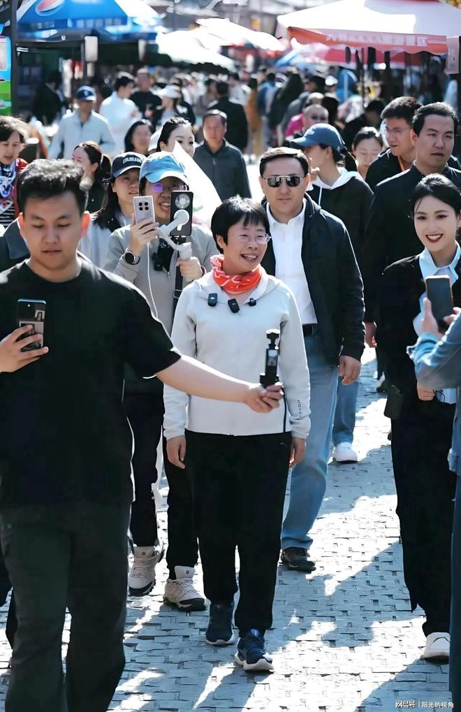 熊猫体育资讯：名人营造效应：沉浸视角下的呼和浩特文旅新现象(图4)