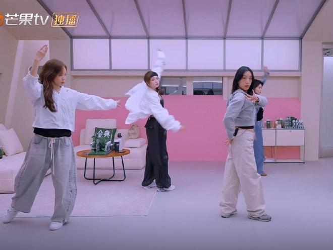 浪姐6：看了陈昊宇引导侯佩岑才发现王蓉对陈德容确实有点不妥(图2)
