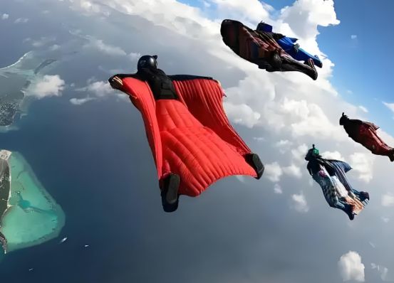 熊猫体育资讯：最绝望的死法24岁女孩高空倒挂2小时目睹自己坠亡