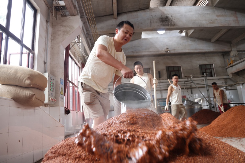 熊猫体育：赤水河畔文化流淌酿出美酒馥郁芬芳(图1)