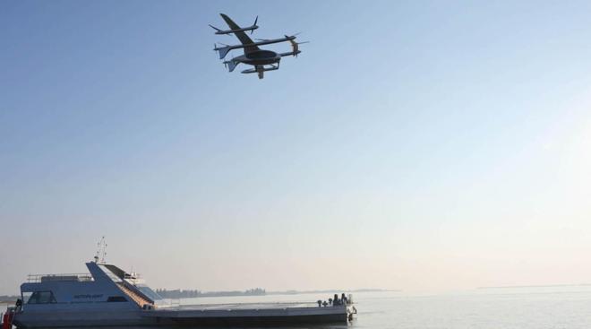 峰飞航空eVTOL水上机场点亮2026春晚飞行汽车时代真的来了！(图1)