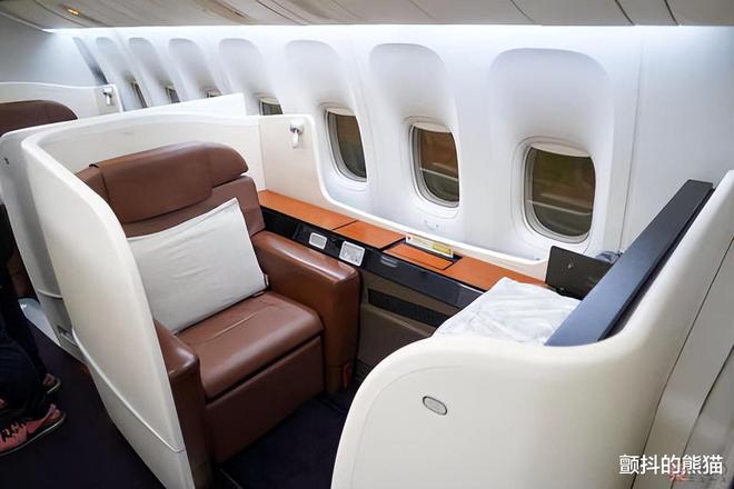 封神级机内穿搭！看看日本航空头等舱专属休闲服(图2)