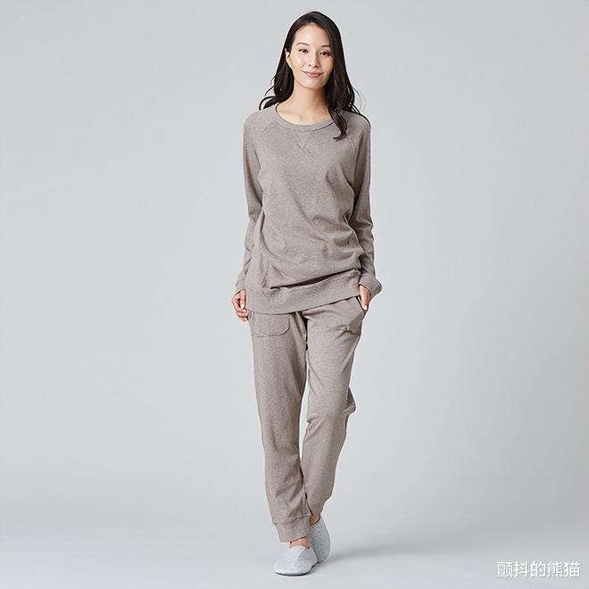 封神级机内穿搭！看看日本航空头等舱专属休闲服(图1)