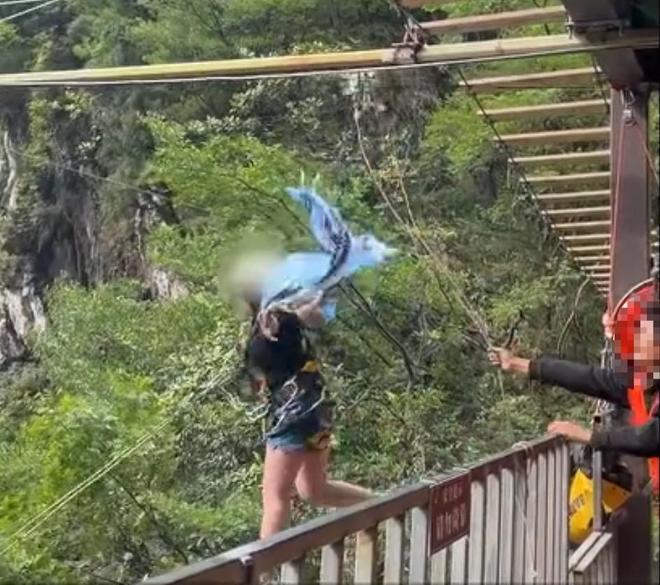 外包、无证上岗与监管空白：瀑布秋千事故背后的安全隐忧